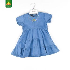 فستان جديد من الجينز خاص بالبنات الصغيرات
Robe bébé fillette nouveau modèle disponible de la marque "Minoti"